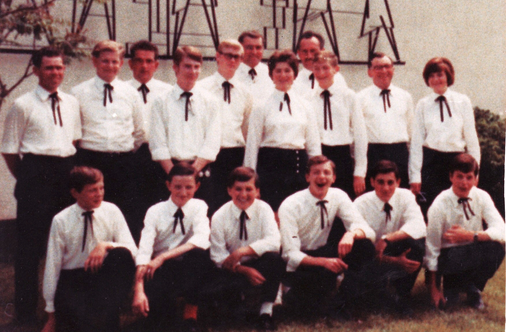 Grundung 1967 2400x1700